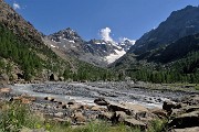 90 La valle glaciale nella calda luce pomeridiana
